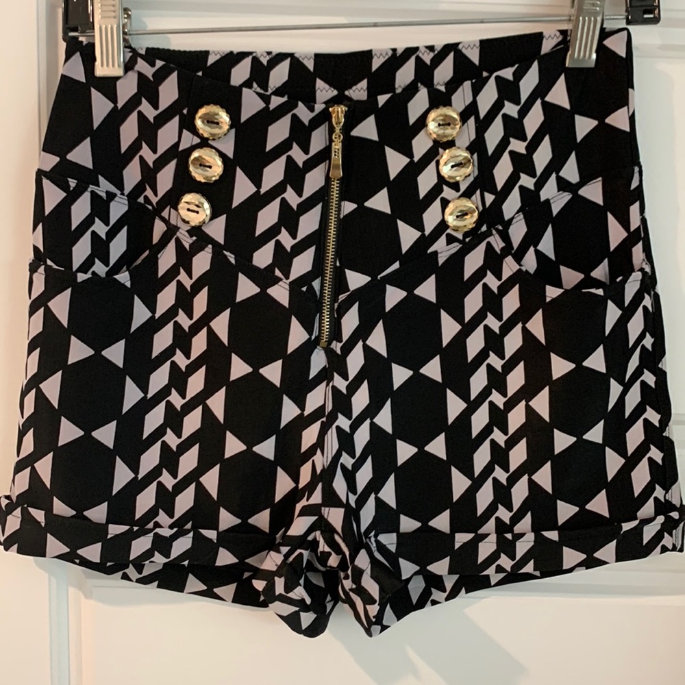 XJ.Boost black and white L/XL high waist shorts